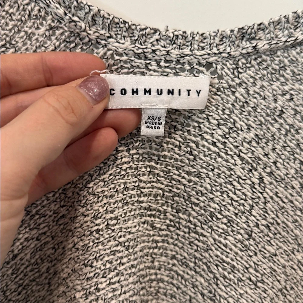 Aritzia Community Gray Women's cartigain size XS/S - Picture 3 of 7